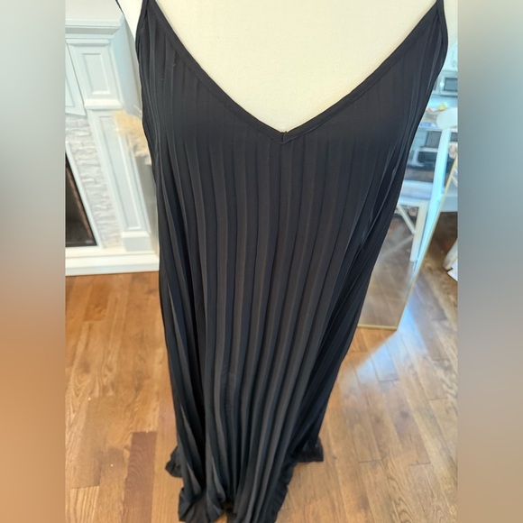 B Darlin Black Pleated Dress - Picture 6 of 7